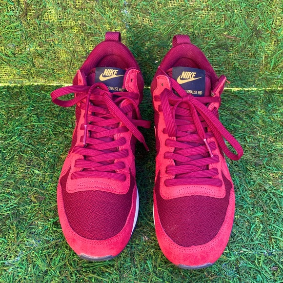 Nike Shoes - Internationalist Mid DP Garnet Gym Red